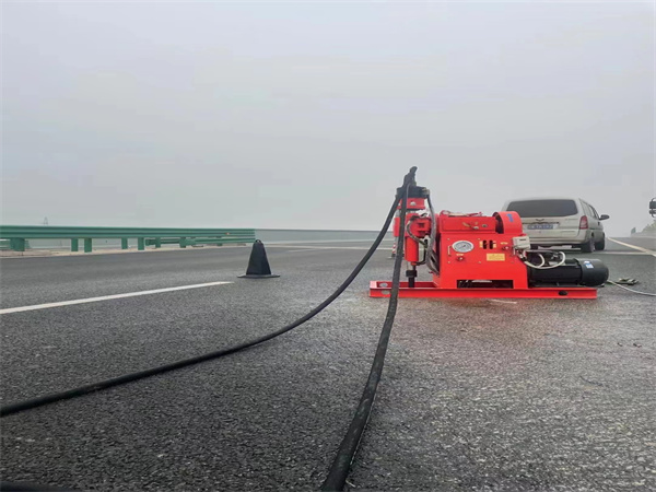 巴林右马路路基路面开裂下沉注浆加固灌浆