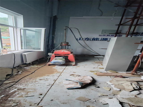 巴林右地基基础下沉墙体裂缝加固注浆顶升施工